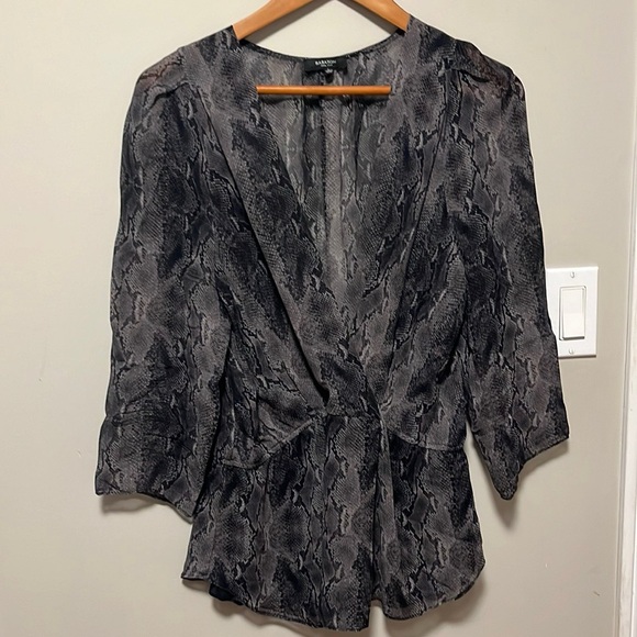 Tops - Aritzia Babaton woman’s Alexander Snake print silk peplum blouse size L